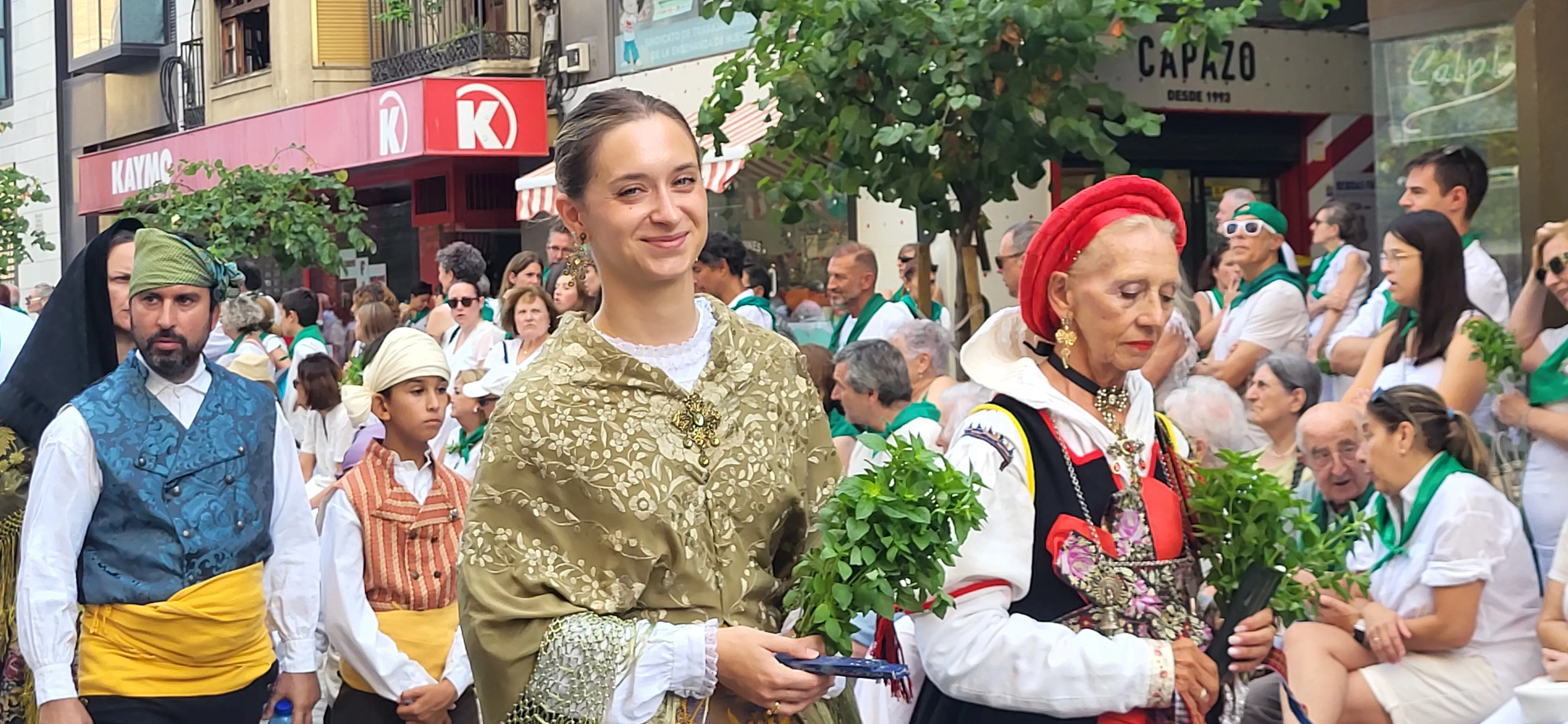 Procesión de San Lorenzo por las calles de Huesca. Foto Mercedes Manterola