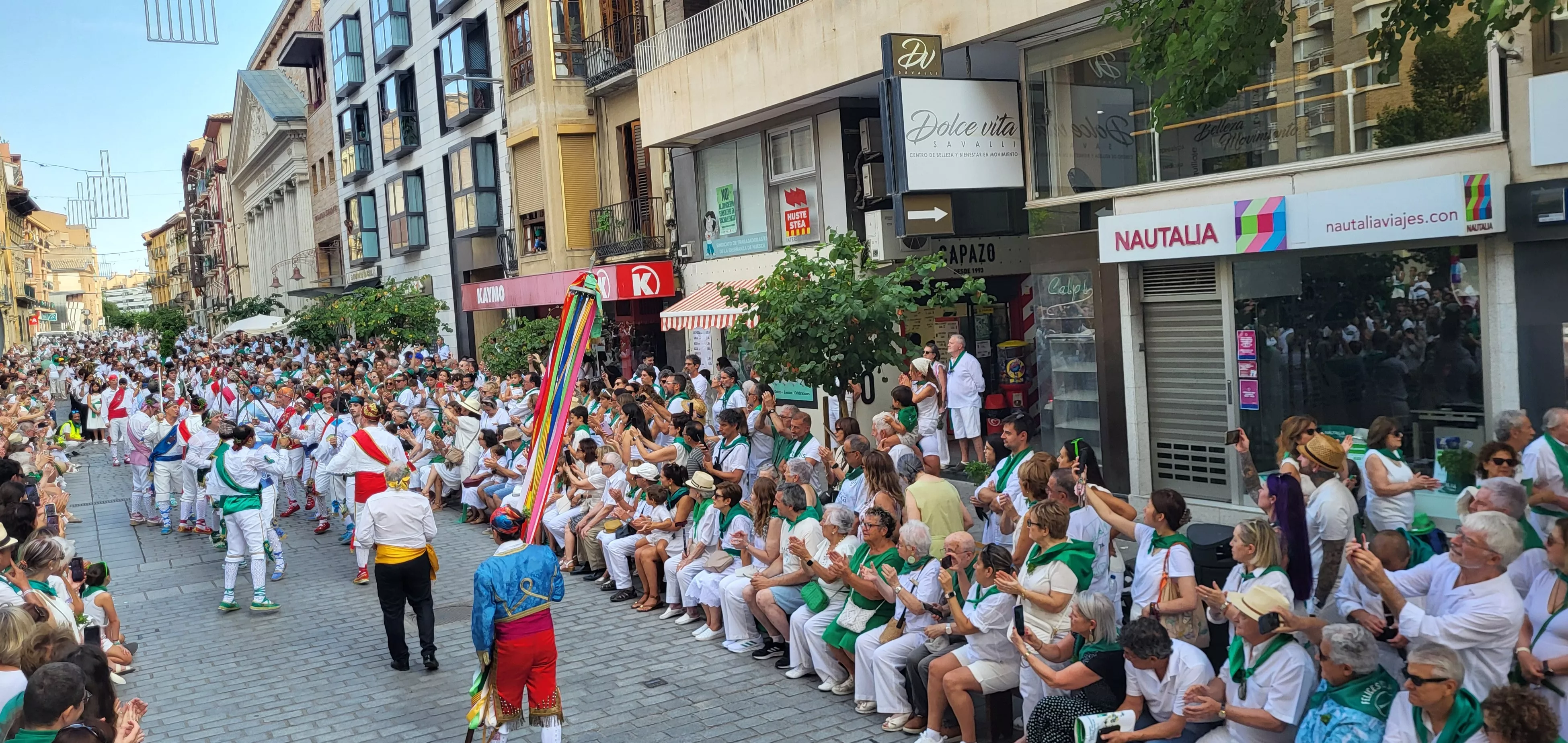 Procesión de San Lorenzo por las calles de Huesca. Foto Mercedes Manterola