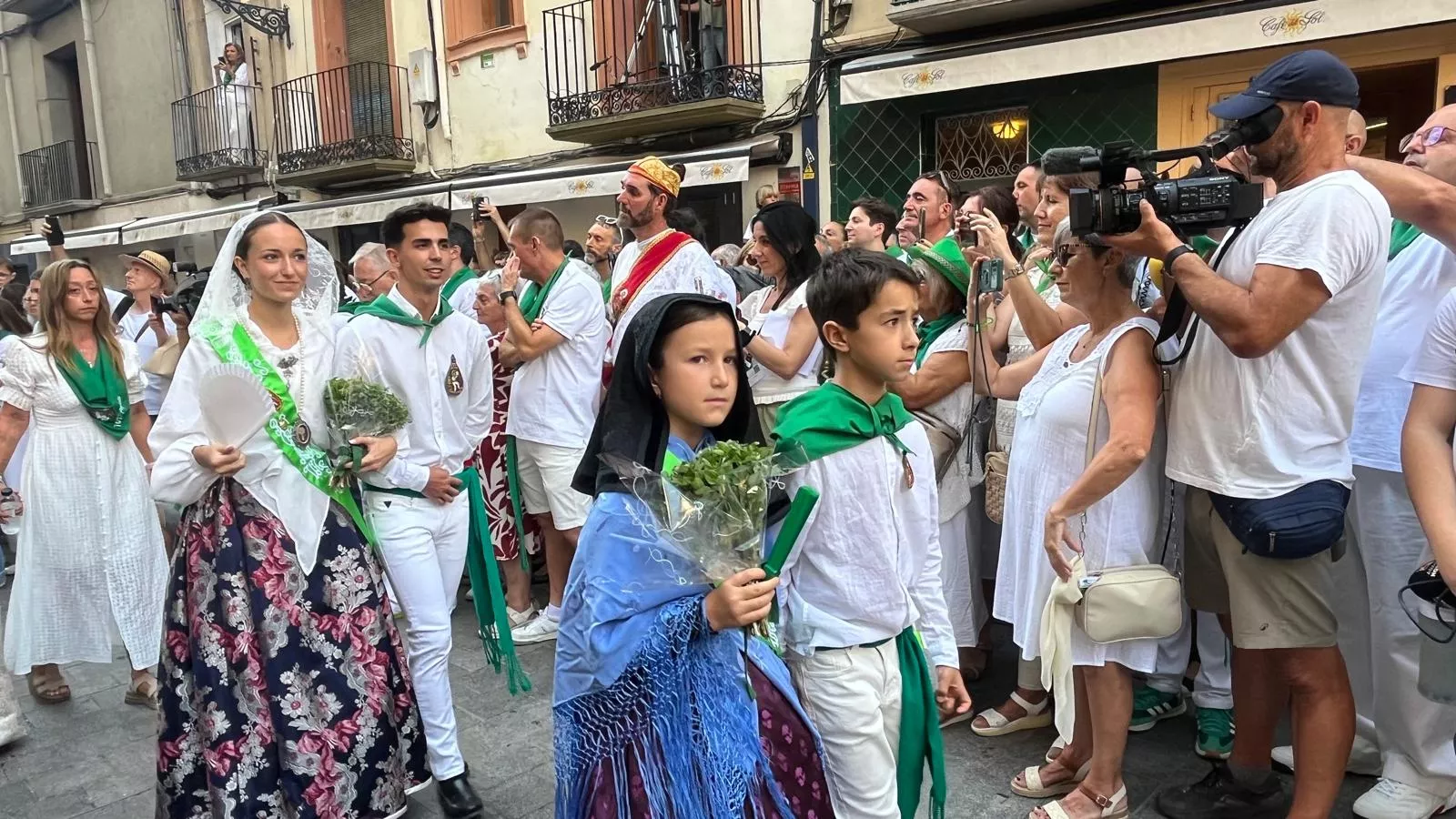 Procesión de San Lorenzo por las calles de Huesca. Foto Mercedes Manterola
