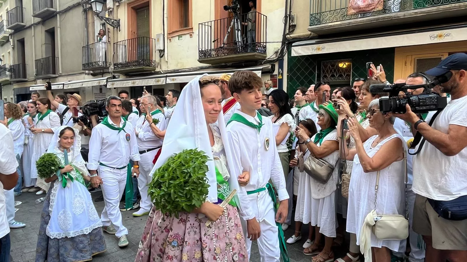 Procesión de San Lorenzo por las calles de Huesca. Foto Mercedes Manterola