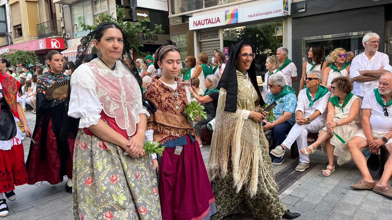 Procesión de San Lorenzo por las calles de Huesca. Foto Mercedes Manterola