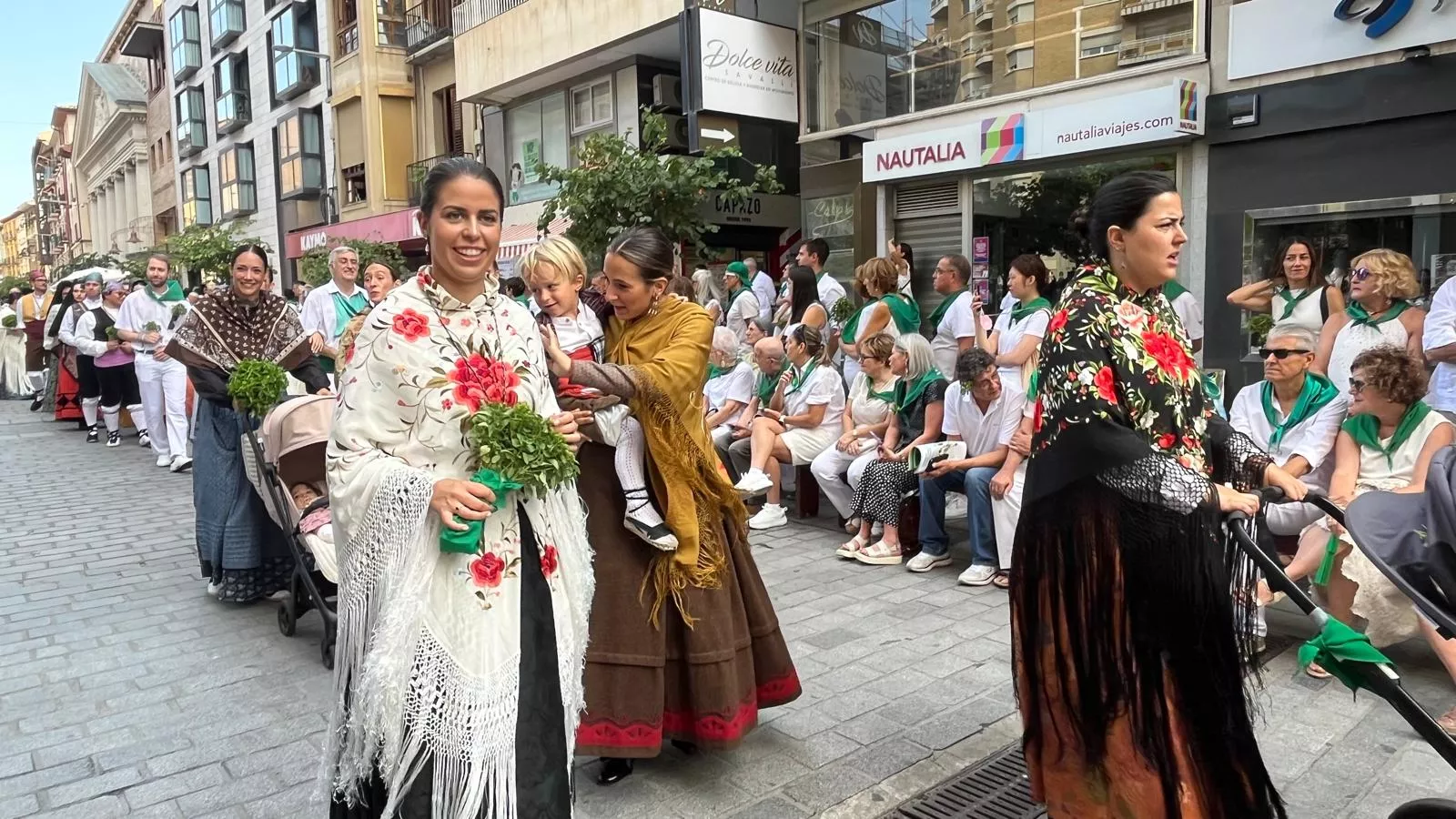 Procesión de San Lorenzo por las calles de Huesca. Foto Mercedes Manterola