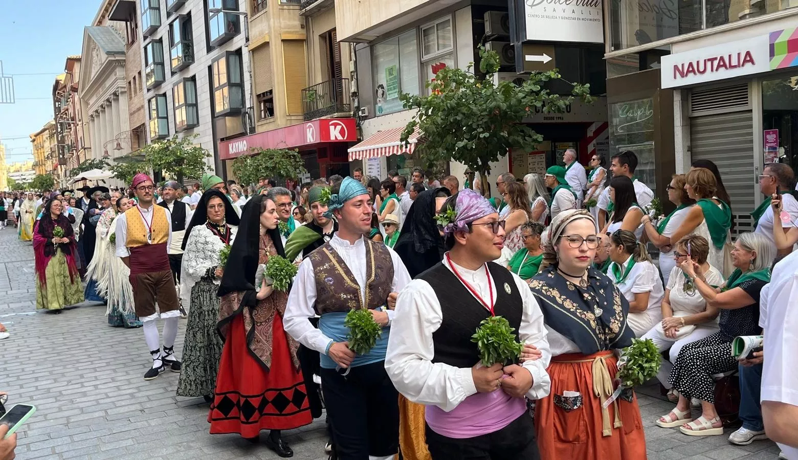 Procesión de San Lorenzo por las calles de Huesca. Foto Mercedes Manterola