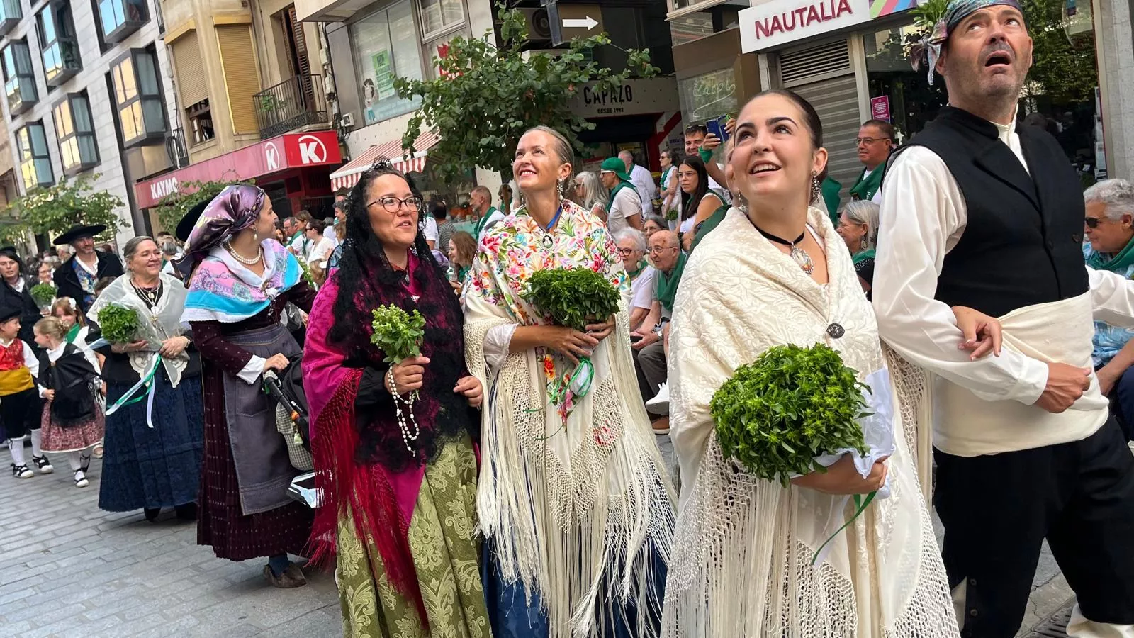Procesión de San Lorenzo por las calles de Huesca. Foto Mercedes Manterola