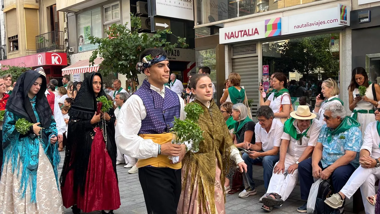 Procesión de San Lorenzo por las calles de Huesca. Foto Mercedes Manterola