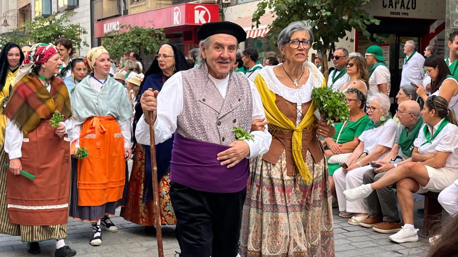 Procesión de San Lorenzo por las calles de Huesca. Foto Mercedes Manterola