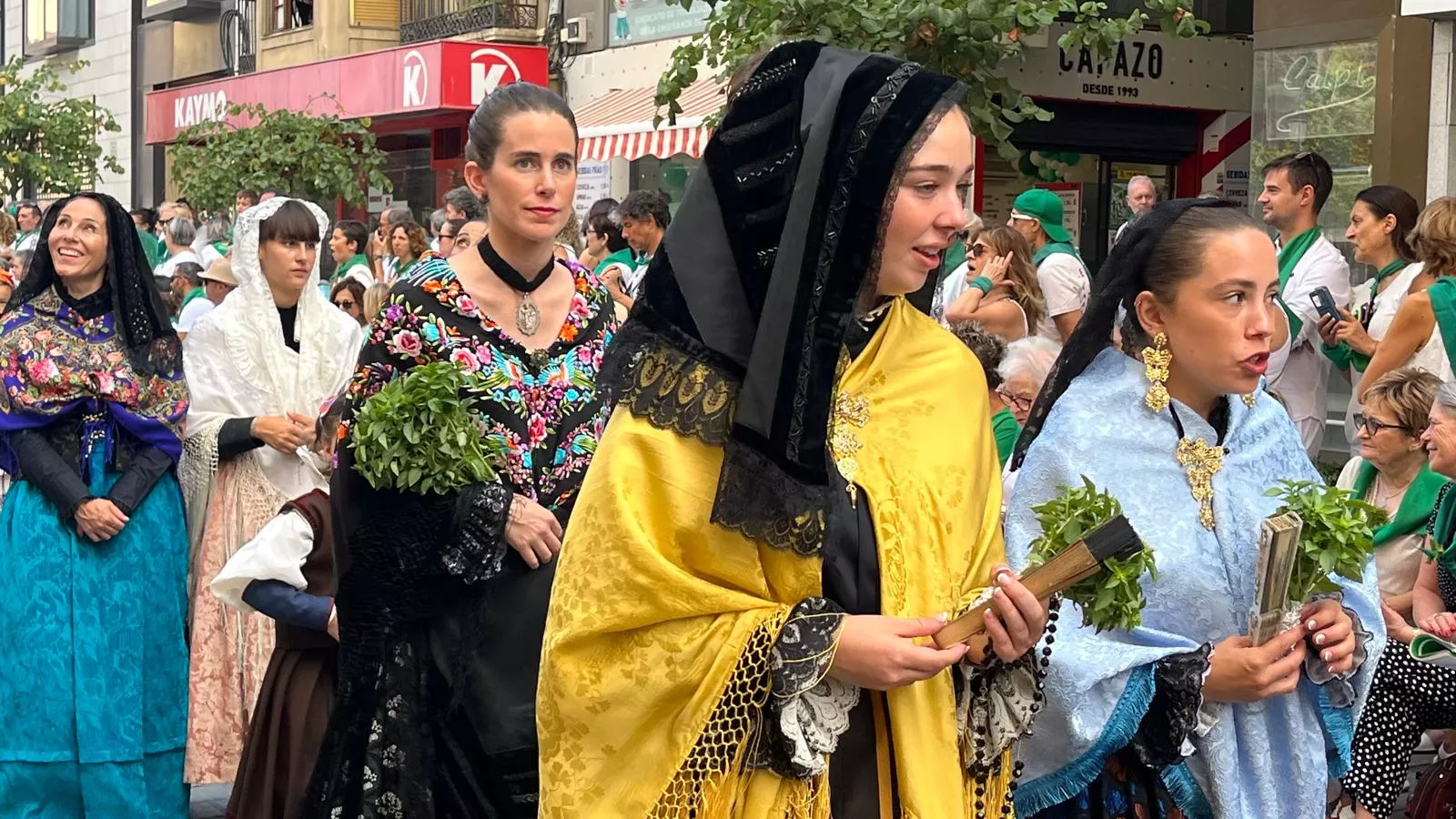 Procesión de San Lorenzo por las calles de Huesca. Foto Mercedes Manterola