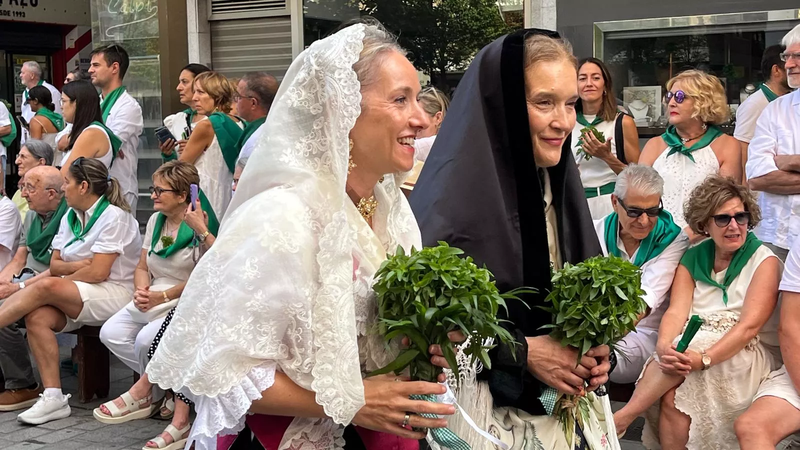 Procesión de San Lorenzo por las calles de Huesca. Foto Mercedes Manterola