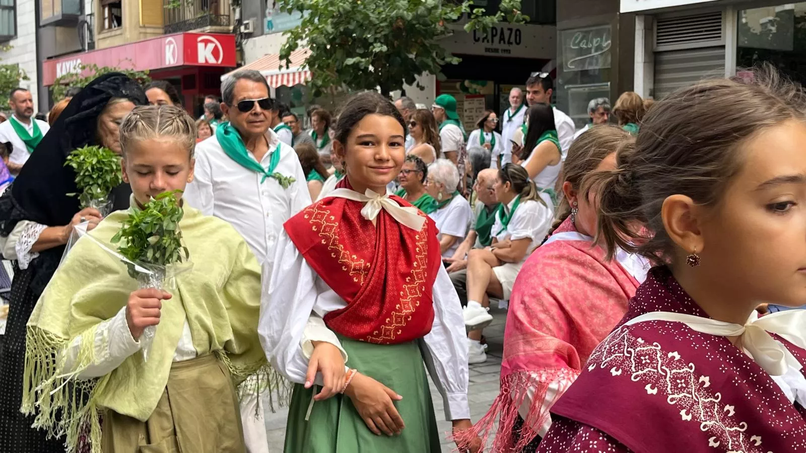 Procesión de San Lorenzo por las calles de Huesca. Foto Mercedes Manterola