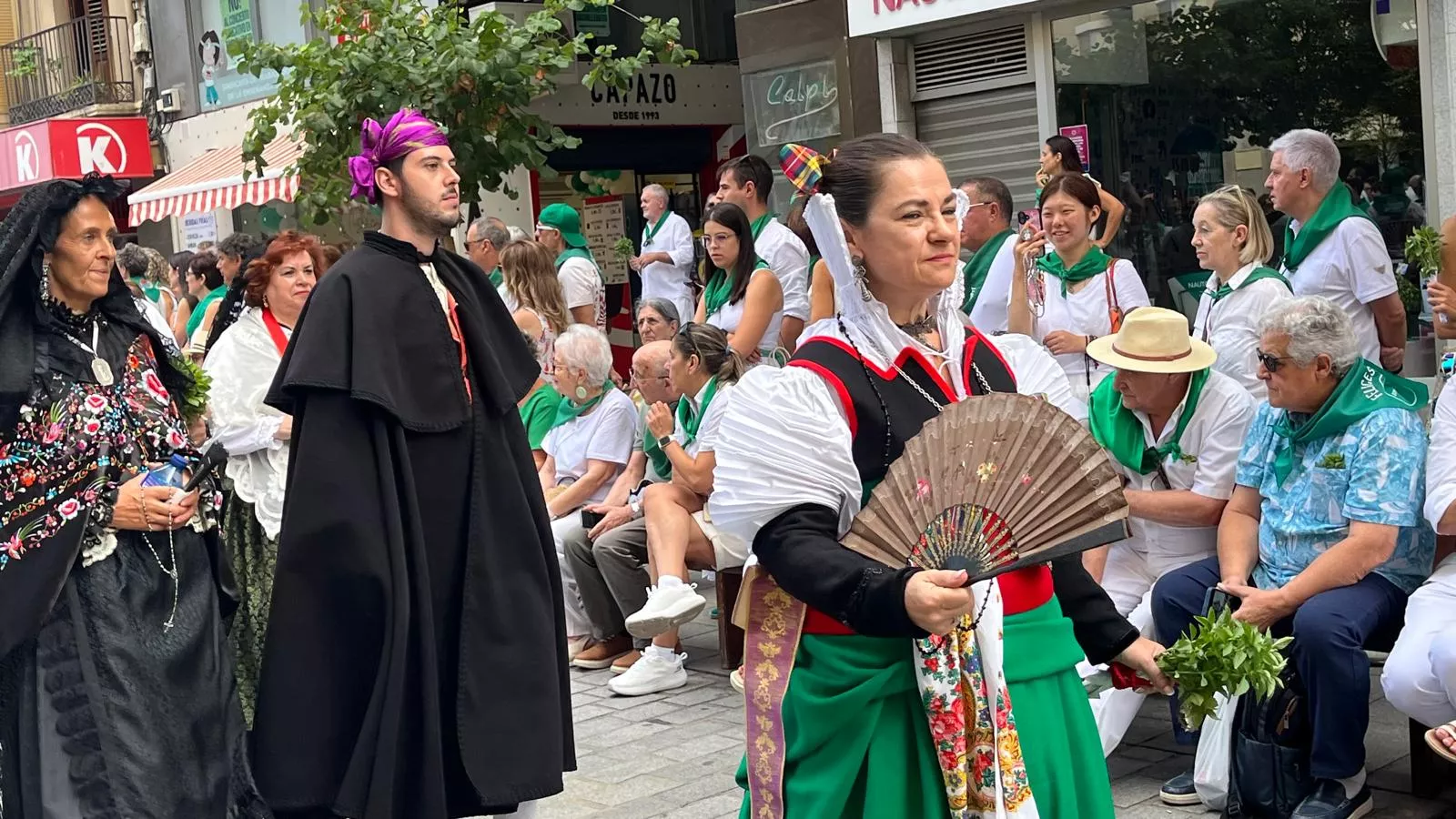 Procesión de San Lorenzo por las calles de Huesca. Foto Mercedes Manterola