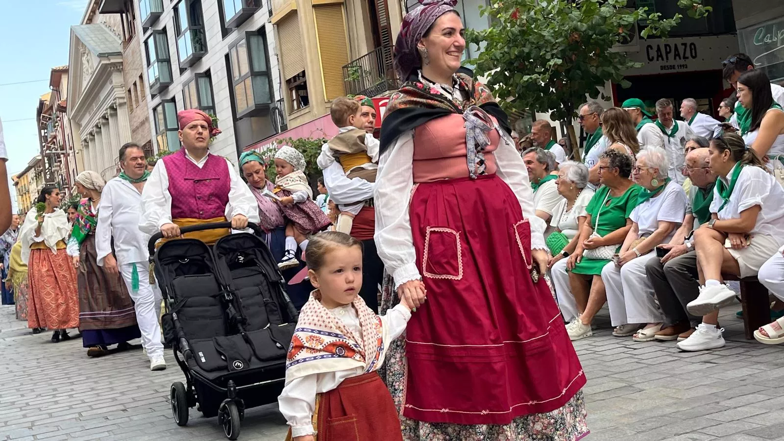 Procesión de San Lorenzo por las calles de Huesca. Foto Mercedes Manterola