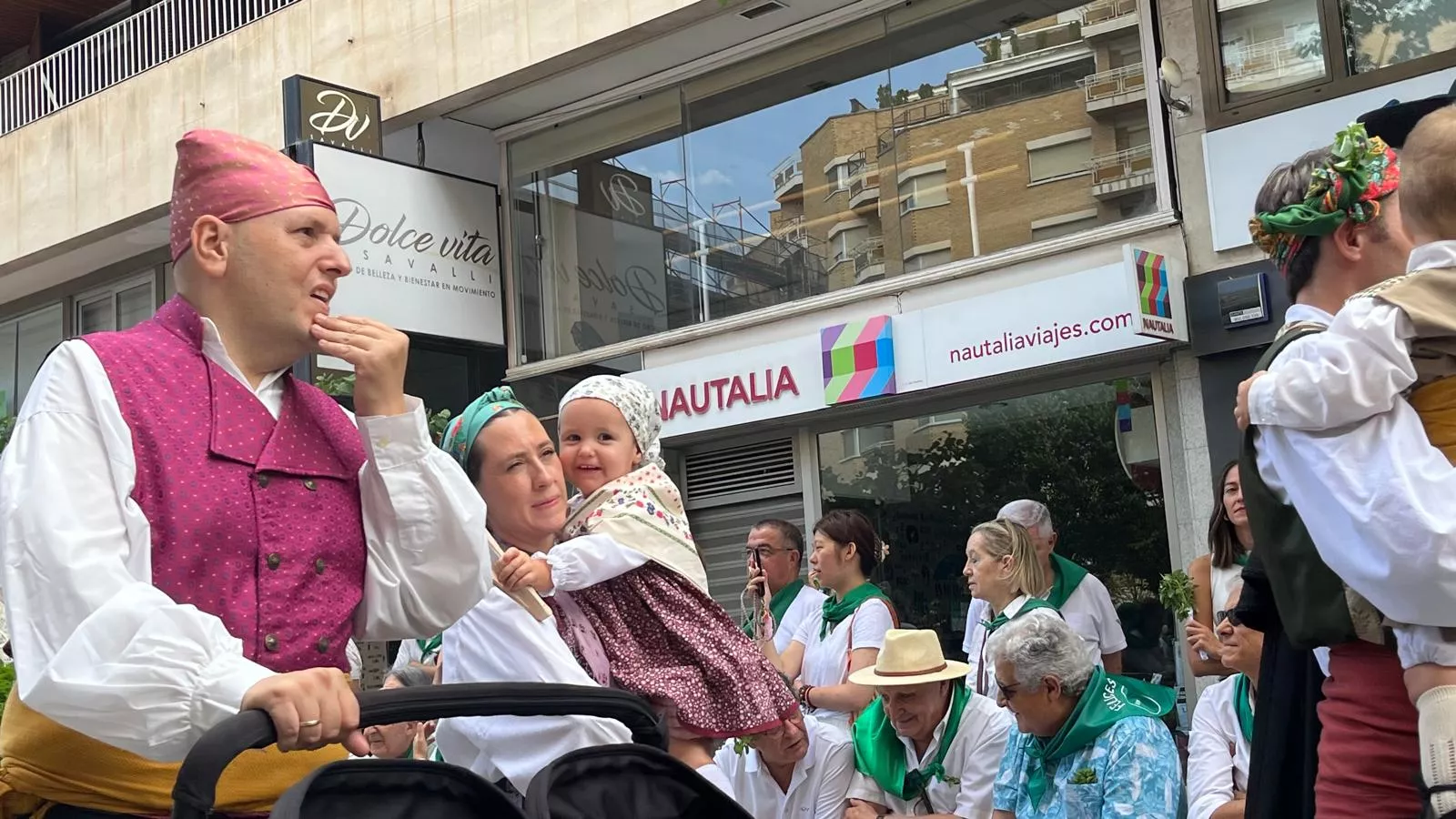 Procesión de San Lorenzo por las calles de Huesca. Foto Mercedes Manterola