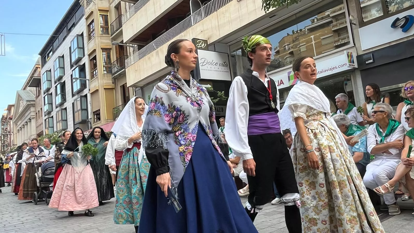 Procesión de San Lorenzo por las calles de Huesca. Foto Mercedes Manterola