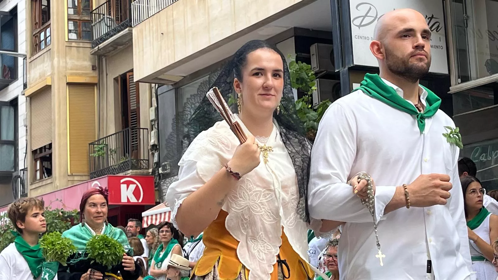 Procesión de San Lorenzo por las calles de Huesca. Foto Mercedes Manterola