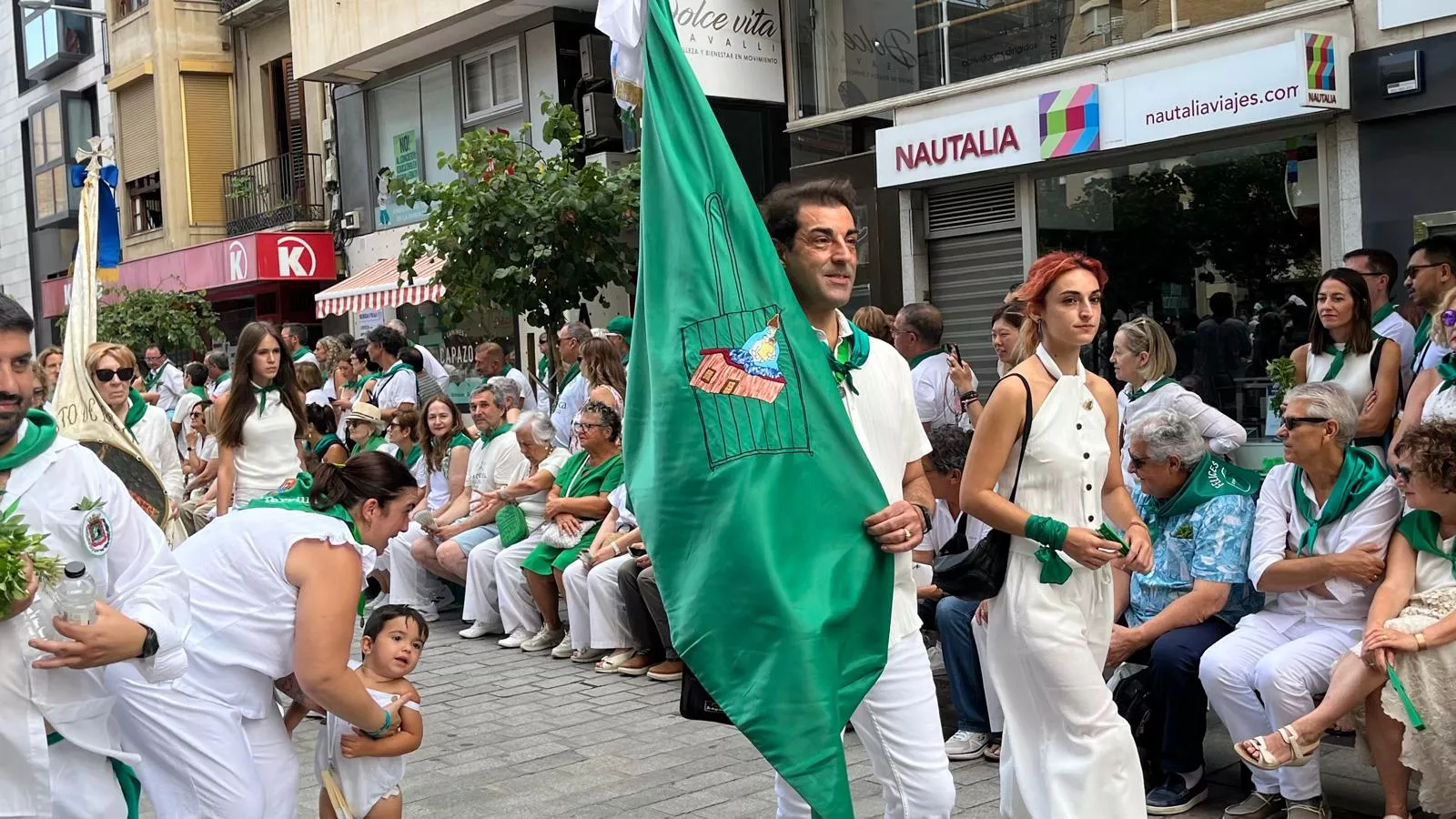 Procesión de San Lorenzo por las calles de Huesca. Foto Mercedes Manterola