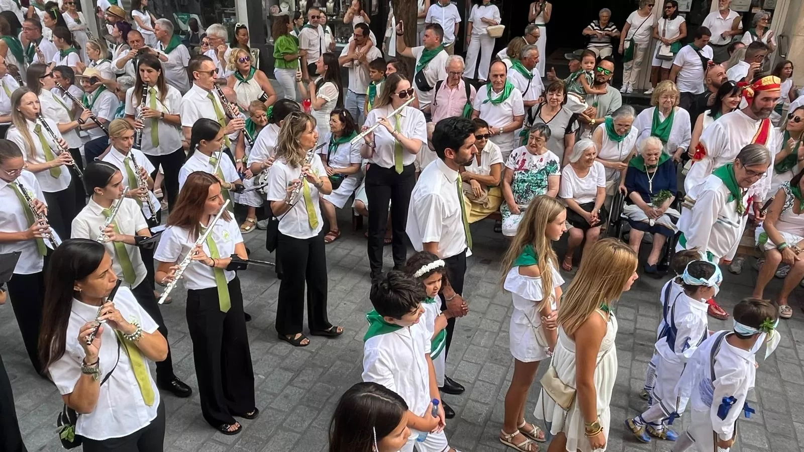 Procesión de San Lorenzo por las calles de Huesca. Foto Mercedes Manterola