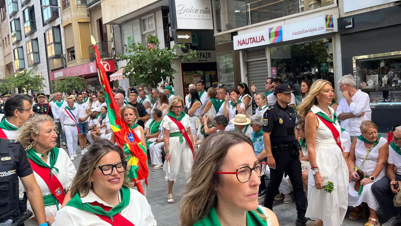 Procesión de San Lorenzo por las calles de Huesca. Foto Mercedes Manterola