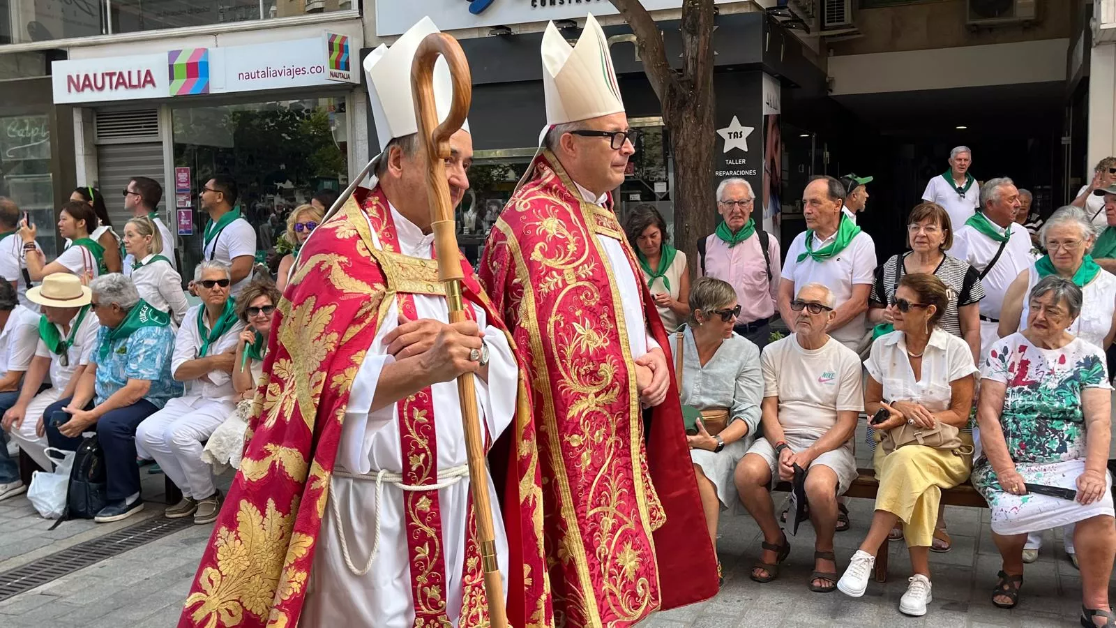 Procesión de San Lorenzo por las calles de Huesca. Foto Mercedes Manterola