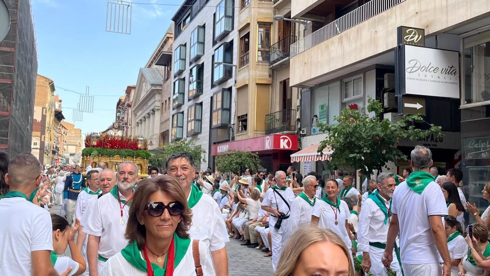 Procesión de San Lorenzo por las calles de Huesca. Foto Mercedes Manterola