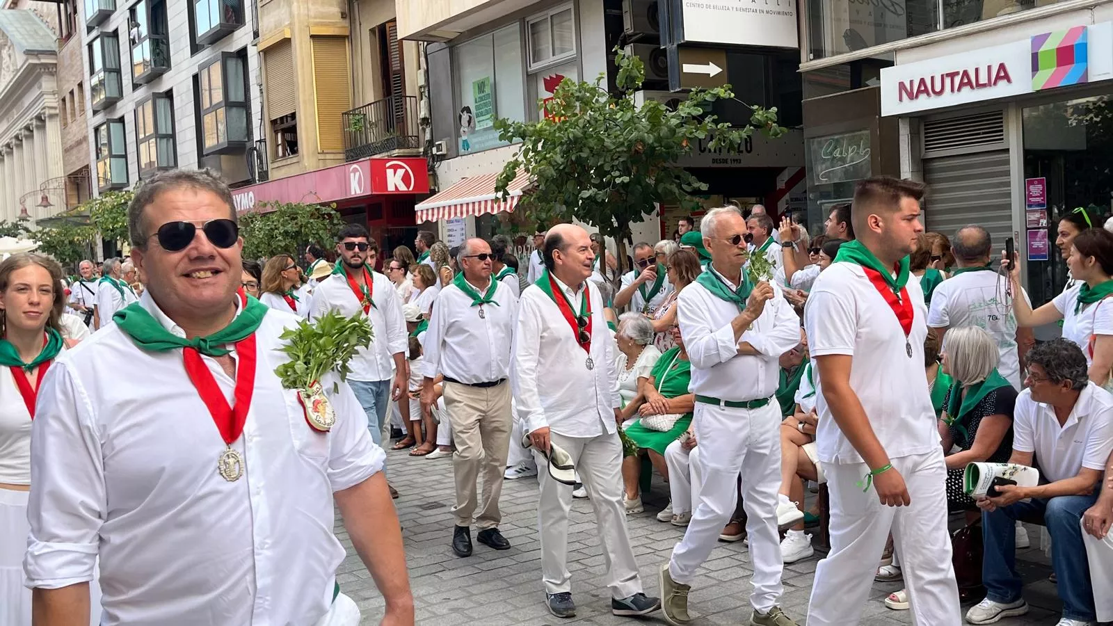 Procesión de San Lorenzo por las calles de Huesca. Foto Mercedes Manterola
