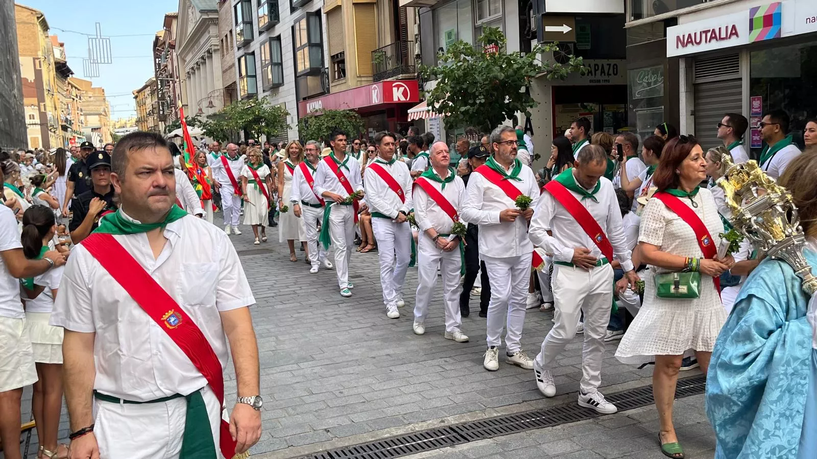 Procesión de San Lorenzo por las calles de Huesca. Foto Mercedes Manterola