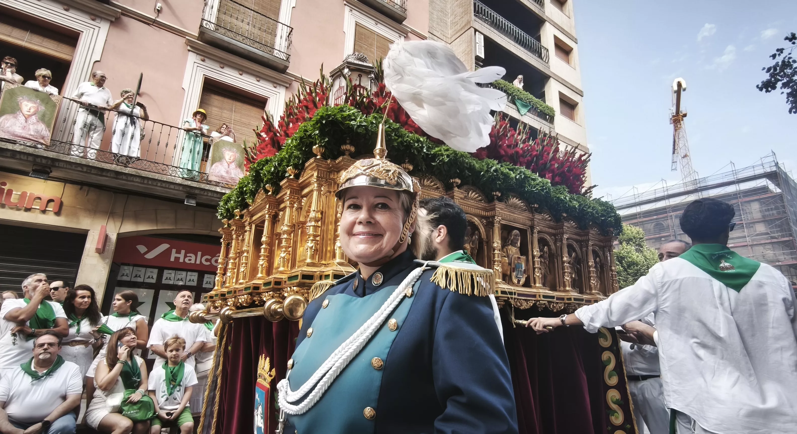 Procesión de San Lorenzo por las calles de Huesca.