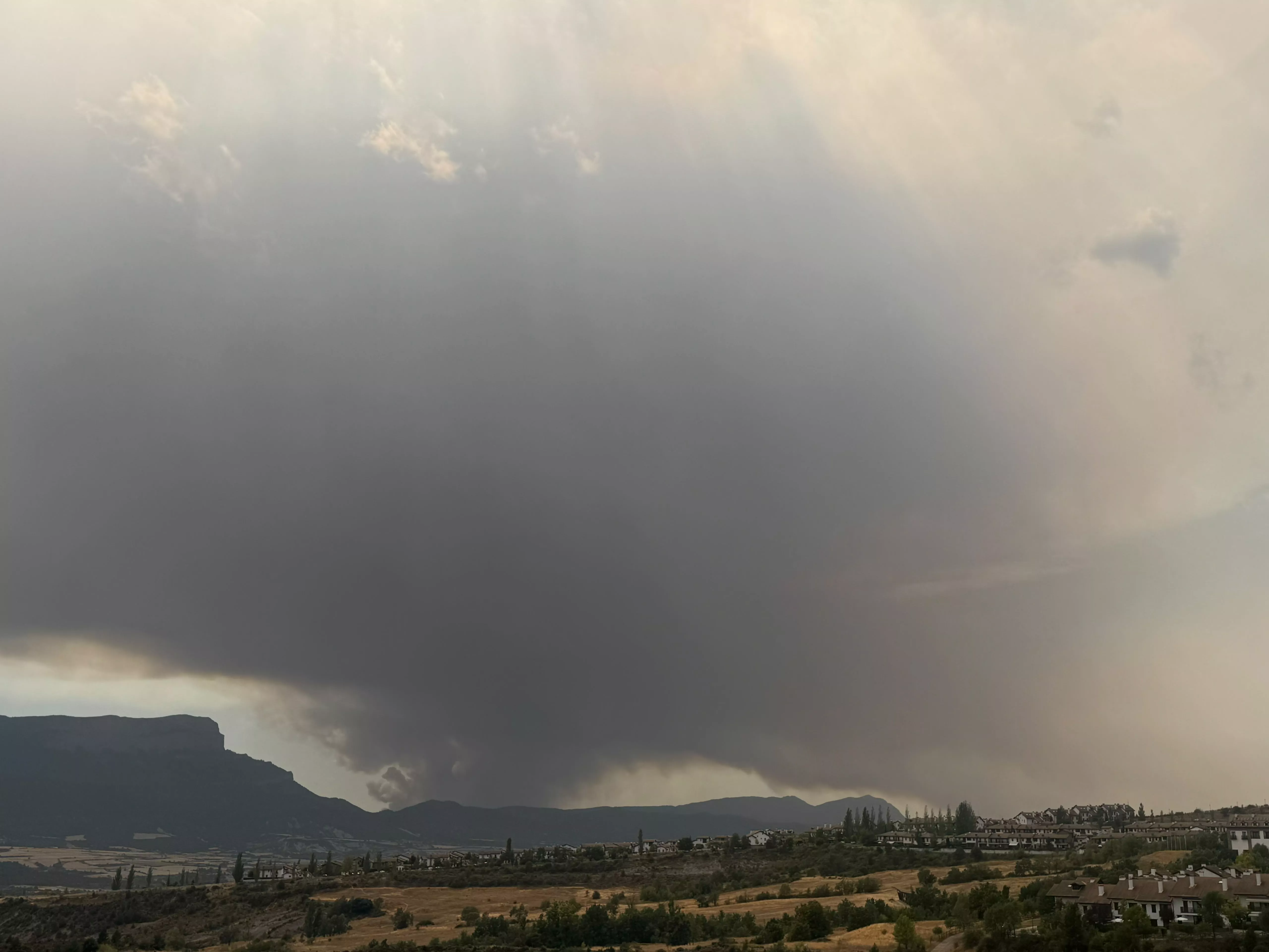 Incendio en el término de las Peñas de Riglos.