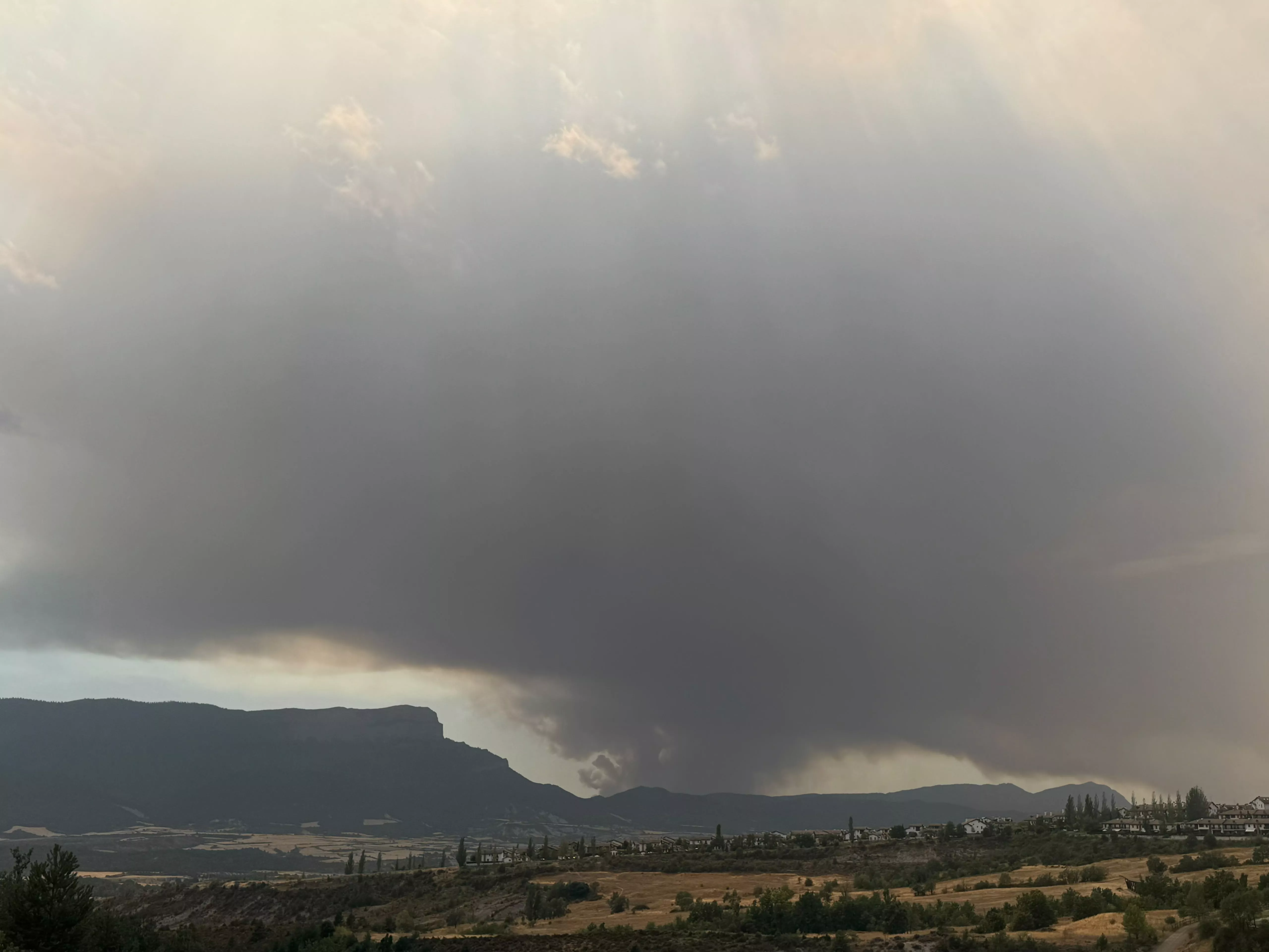 Incendio en el término de las Peñas de Riglos.