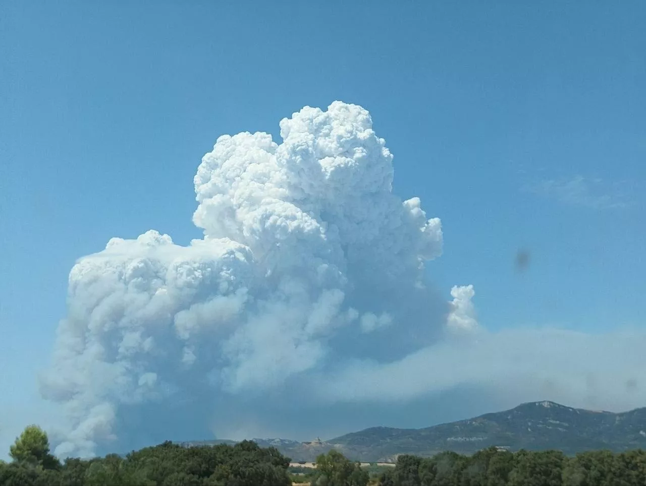 Incendio en el término de las Peñas de Riglos.