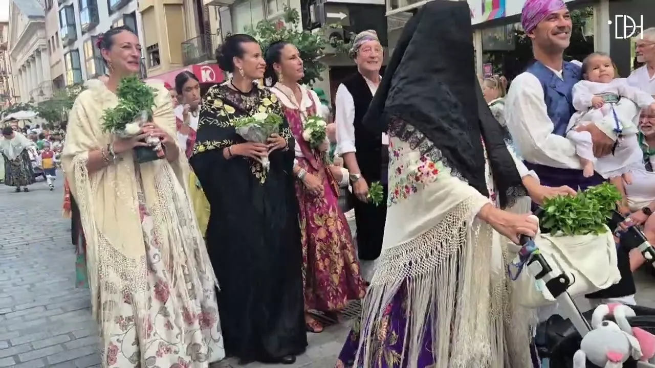 Imágenes de la procesión por las calles de Huesca.