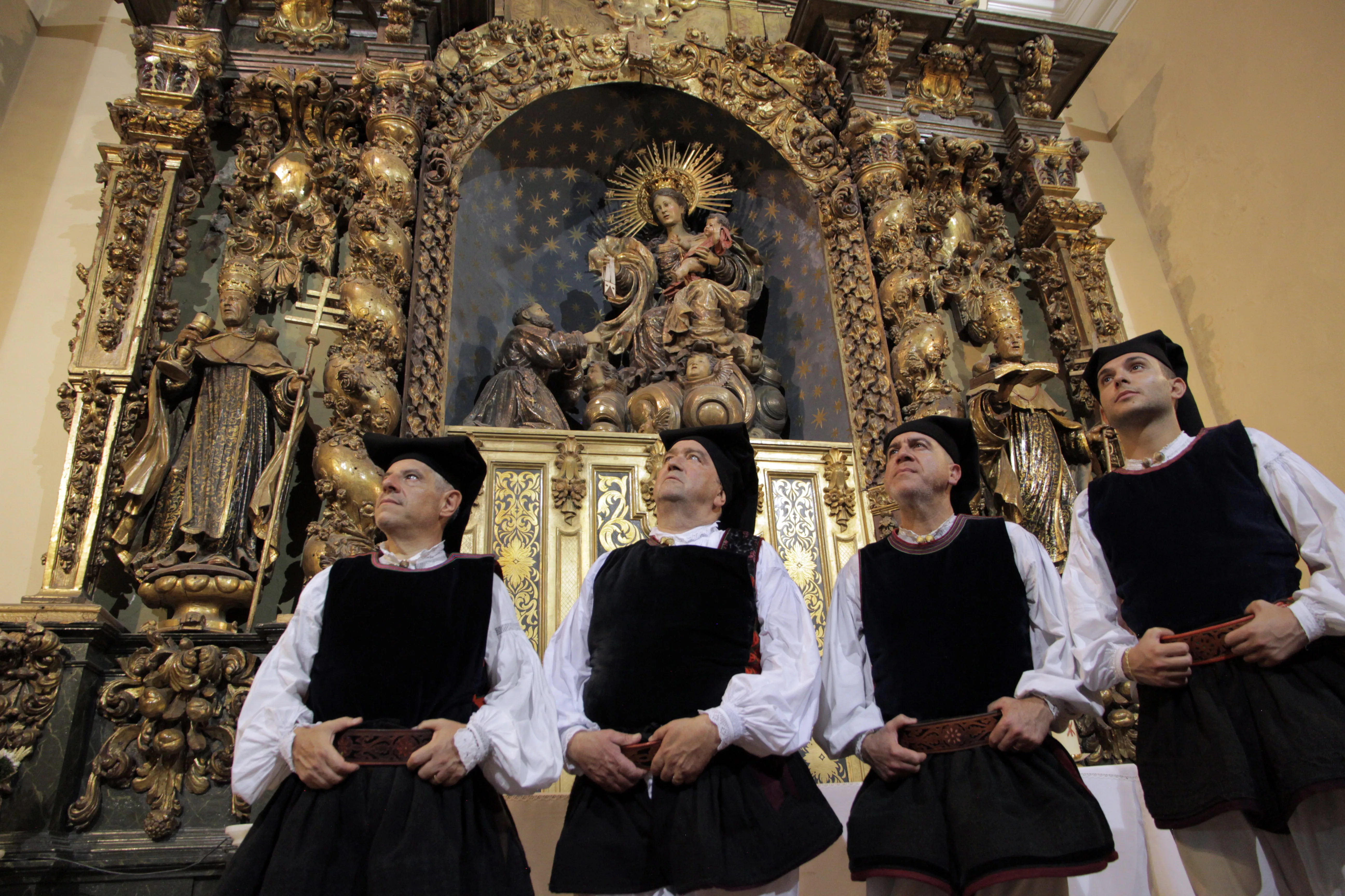 Los tenores, en la Iglesia del Carmen