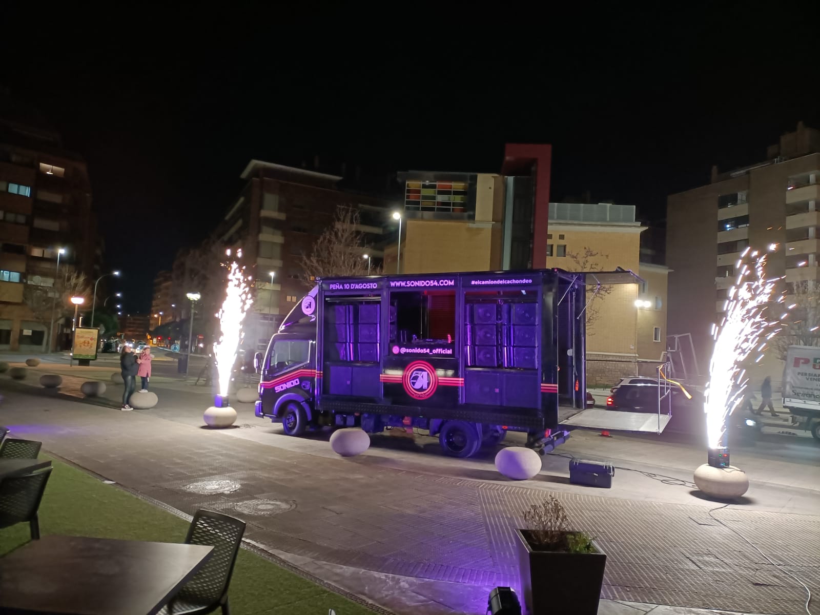 Discomóvil radiante de Sonido 54