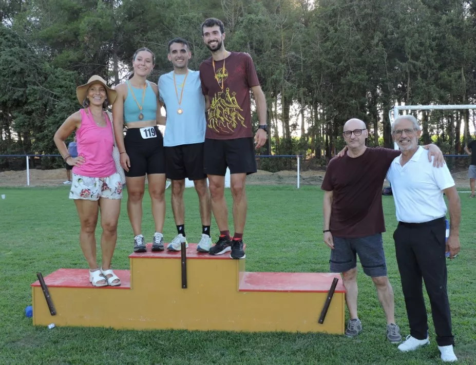 Podium absoluto local