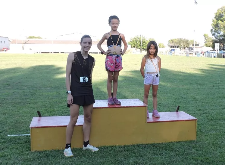 Podium femenino de 6 y 7 años