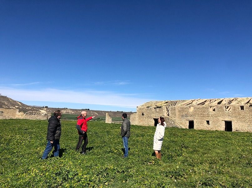 Visita a la zona donde el Ayuntamiento de Almudévar estudia crear una gran área recreativa alrededor de la Rinconada