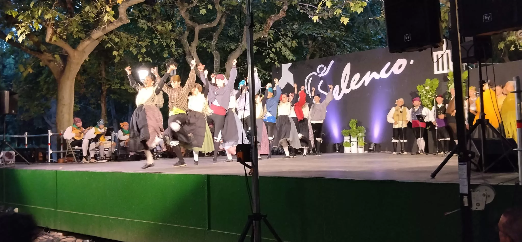 Elenco Aragonés en el Parque Miguel Servet por San Lorenzo