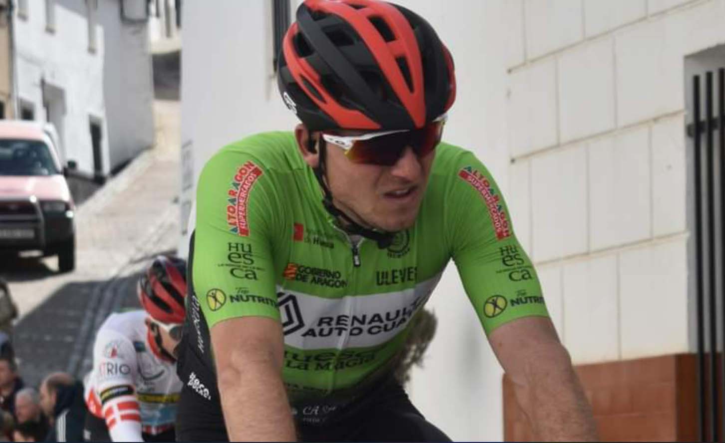 Castel, Huesca La Magia Renault Auto Cuatro, en una subida