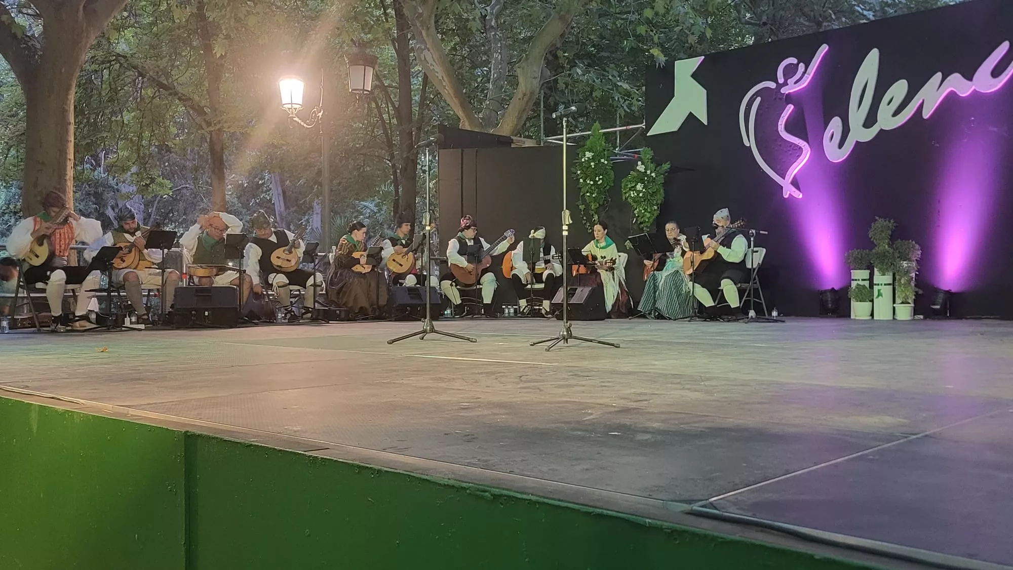 Elenco Aragonés en el Parque Miguel Servet por San Lorenzo