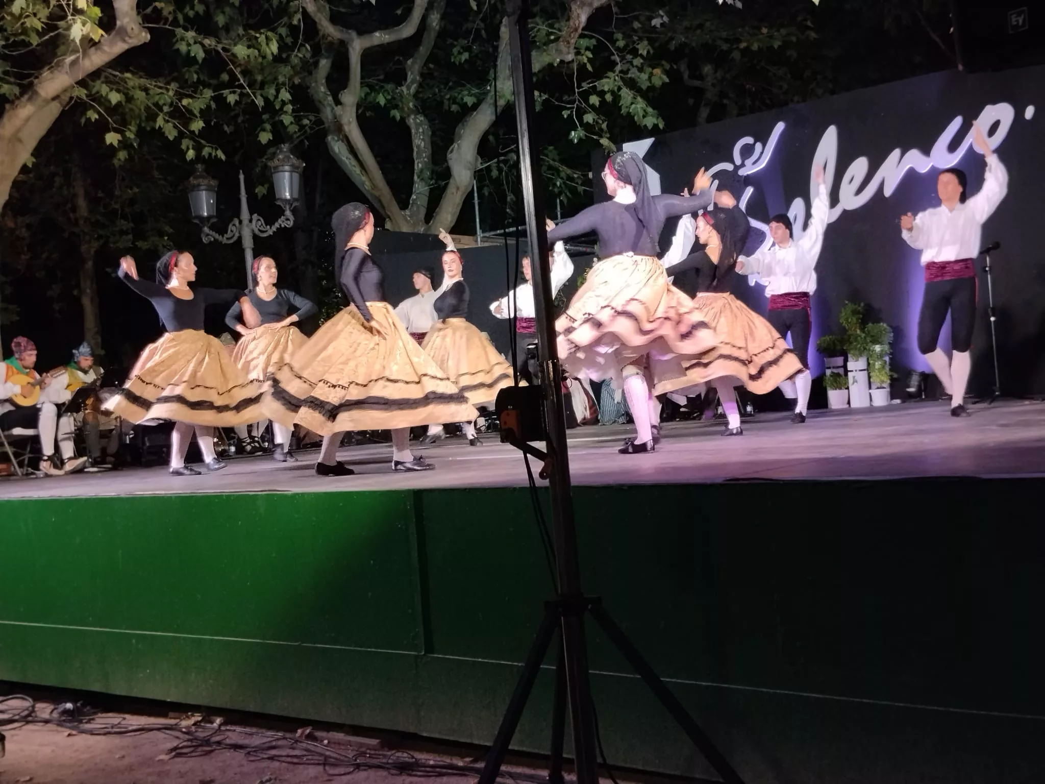 Elenco Aragonés en el Parque Miguel Servet por San Lorenzo
