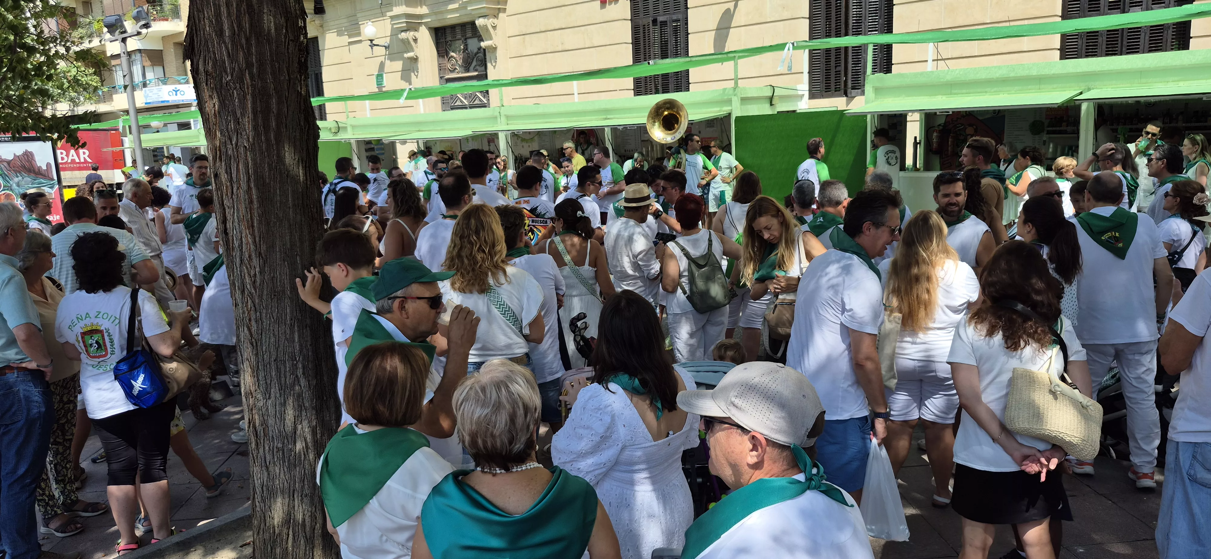 Vermú charanguero de las Fiestas de San Lorenzo. Foto Myriam Martínez