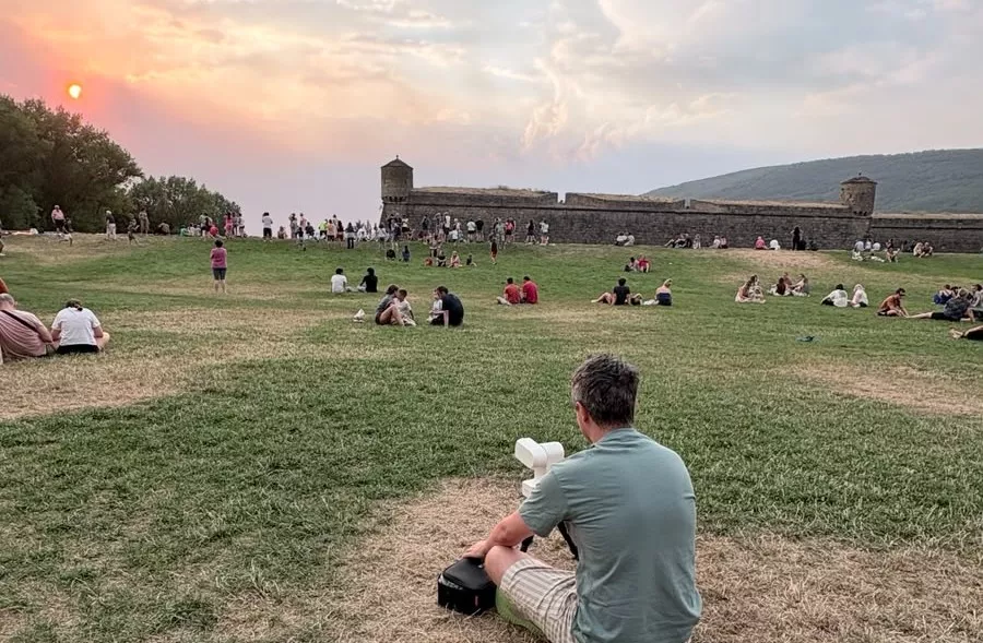 Miles de personas han contemplado el eclipse desde Huesca. 