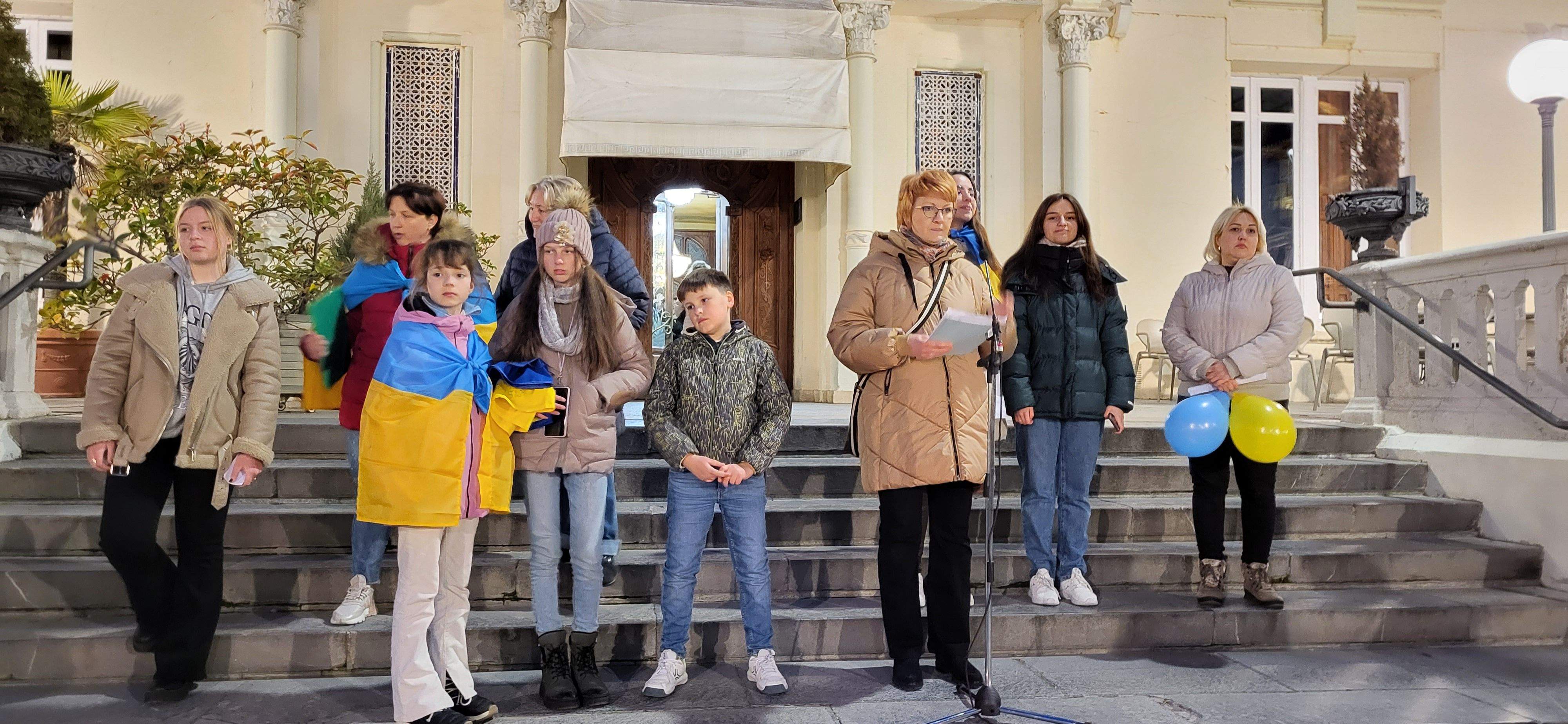 Concentración en el primer aniversario del inicio de la guerra de Ucrania. Foto: Mercedes Manterola