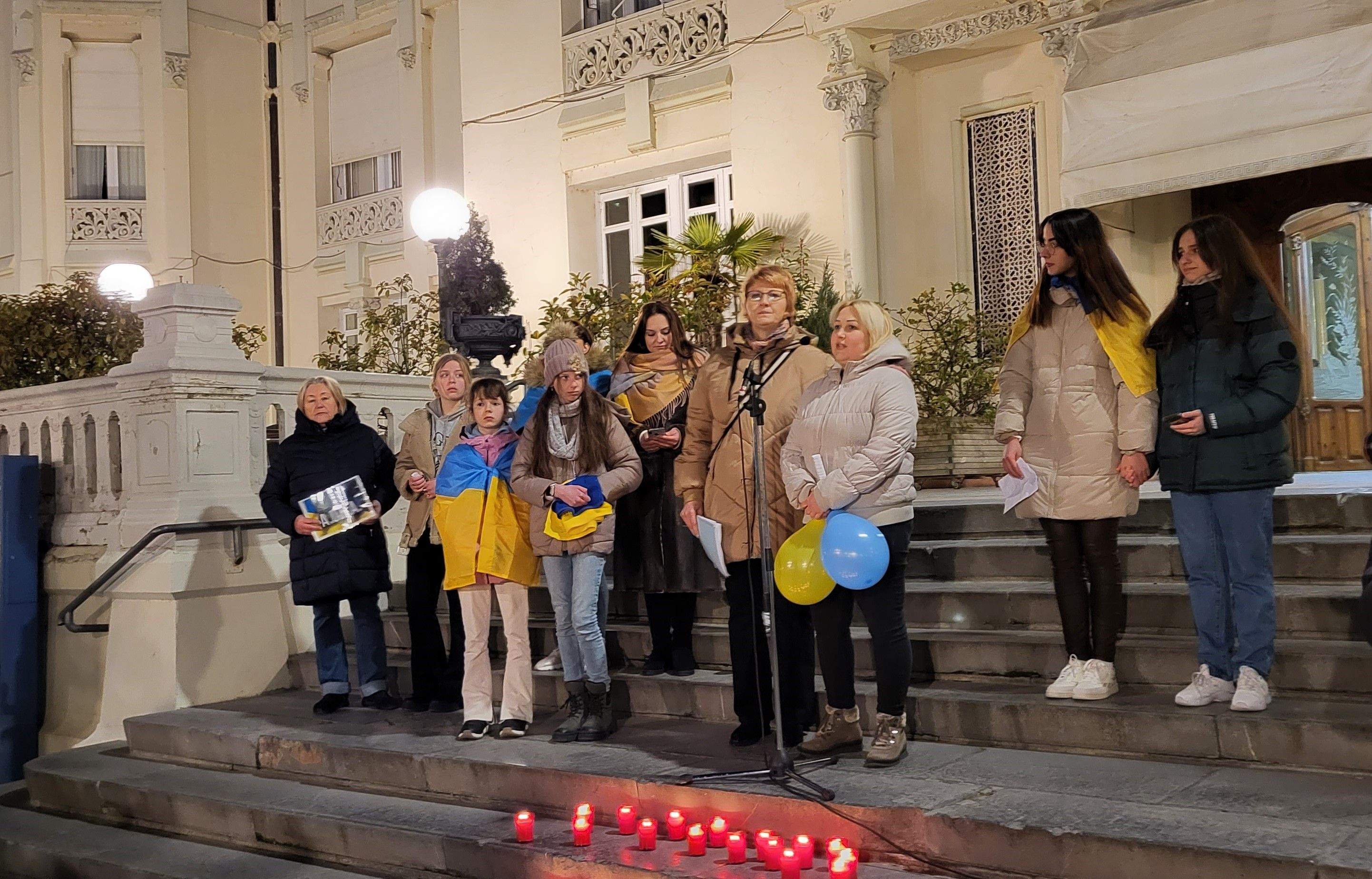 Concentración en el primer aniversario del inicio de la guerra de Ucrania. Foto: Mercedes Manterola