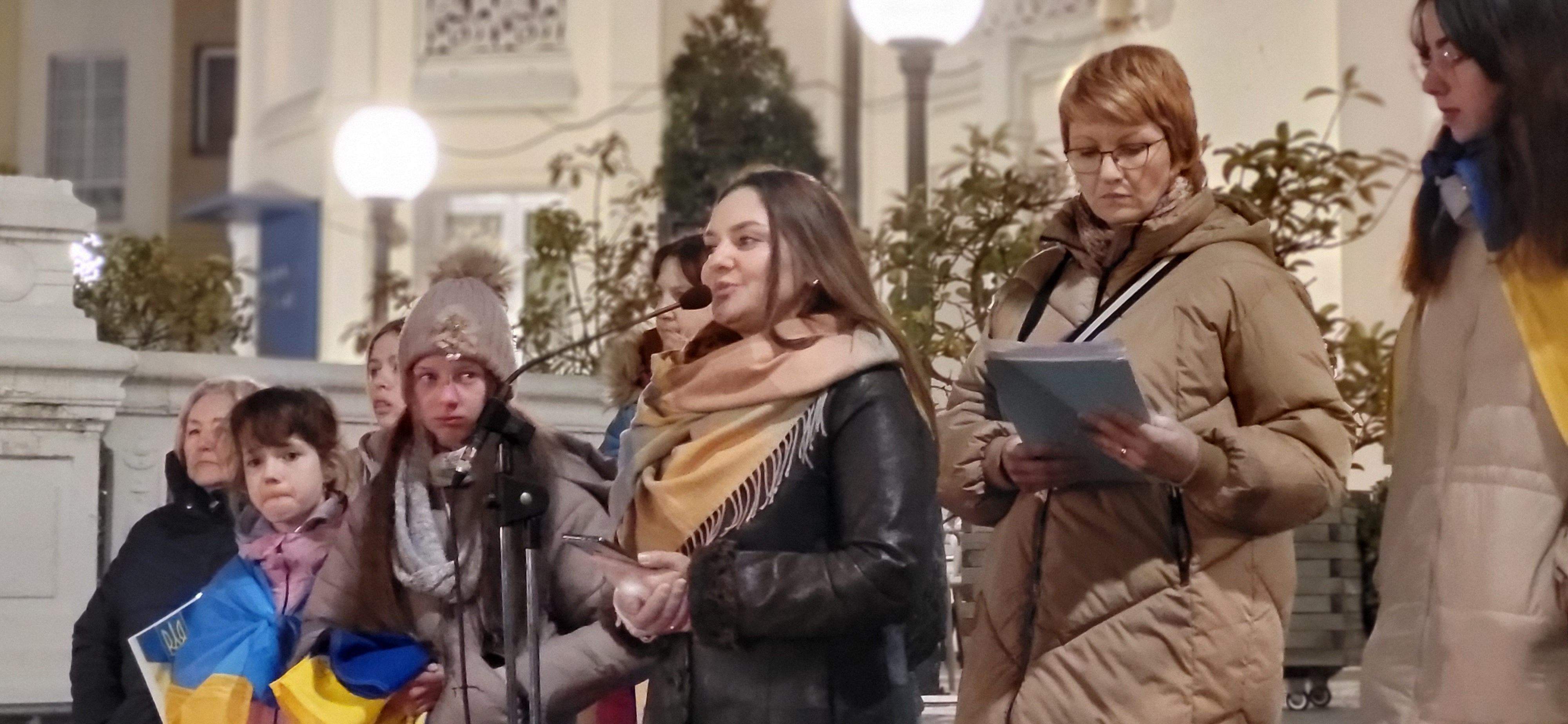 Concentración en el primer aniversario del inicio de la guerra de Ucrania. Foto: Mercedes Manterola