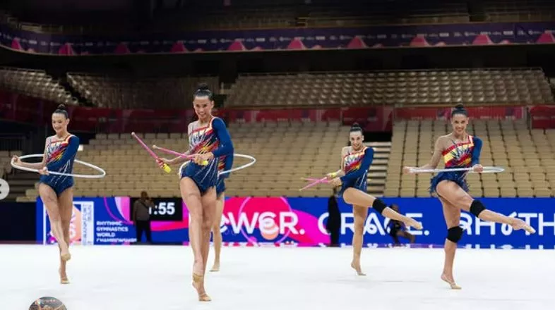 El equipo, en el entrenamiento del ejercicio mixto. Foto RFEG