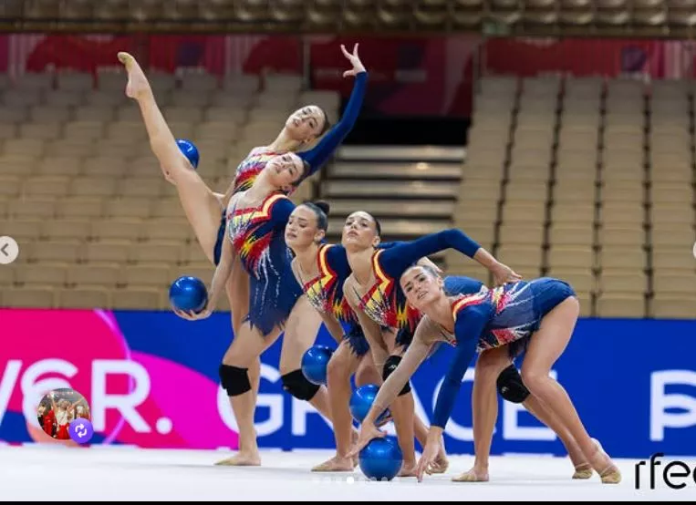 Último ensayo del ejercicio de cinco pelotas. Foto RFEG