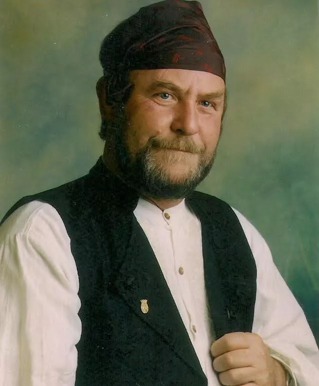 Miguel Ángel Fuentes, Boby, fundados de Roldán del Alto Aragón.