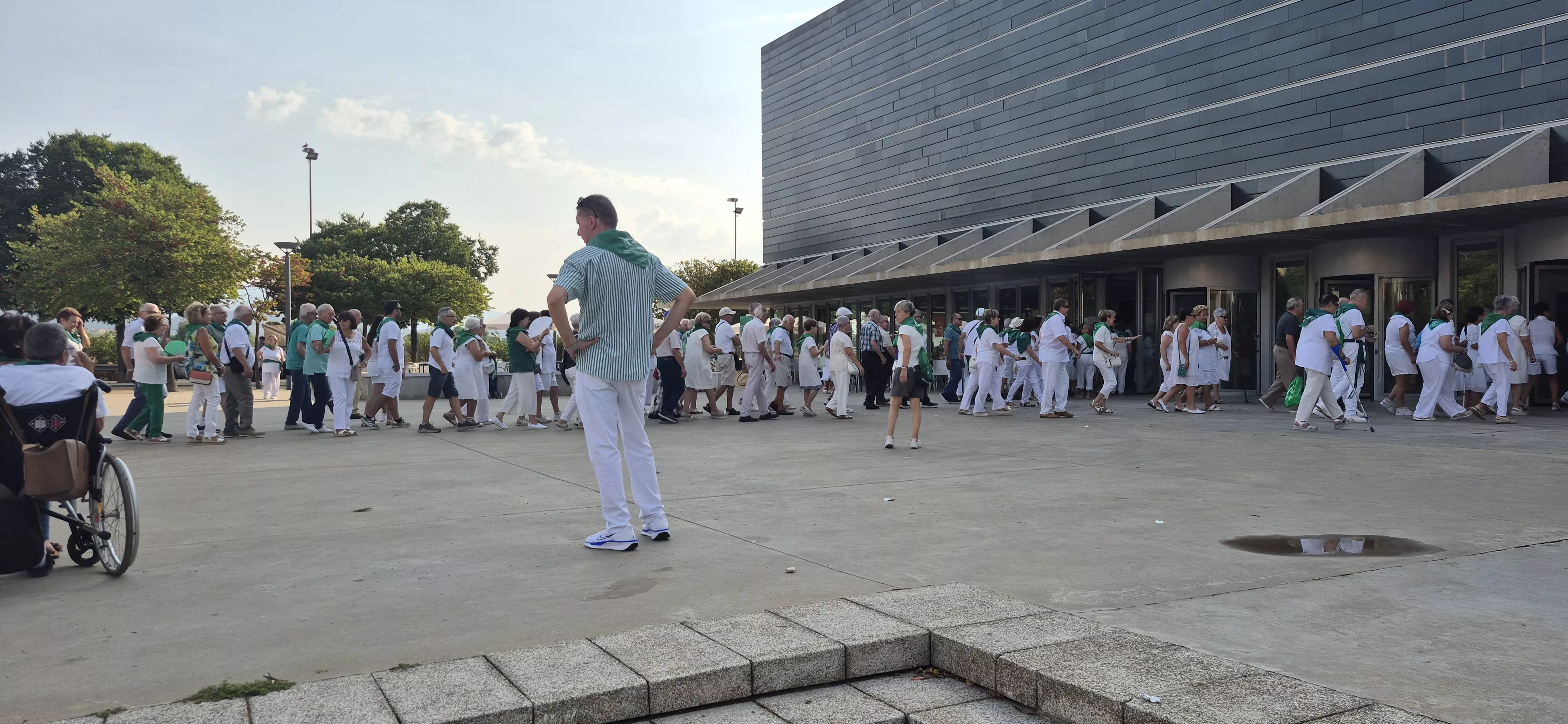 Homenaje a los mayores en la fiestas de San Lorenzo 2026. Foto Myriam Martínez