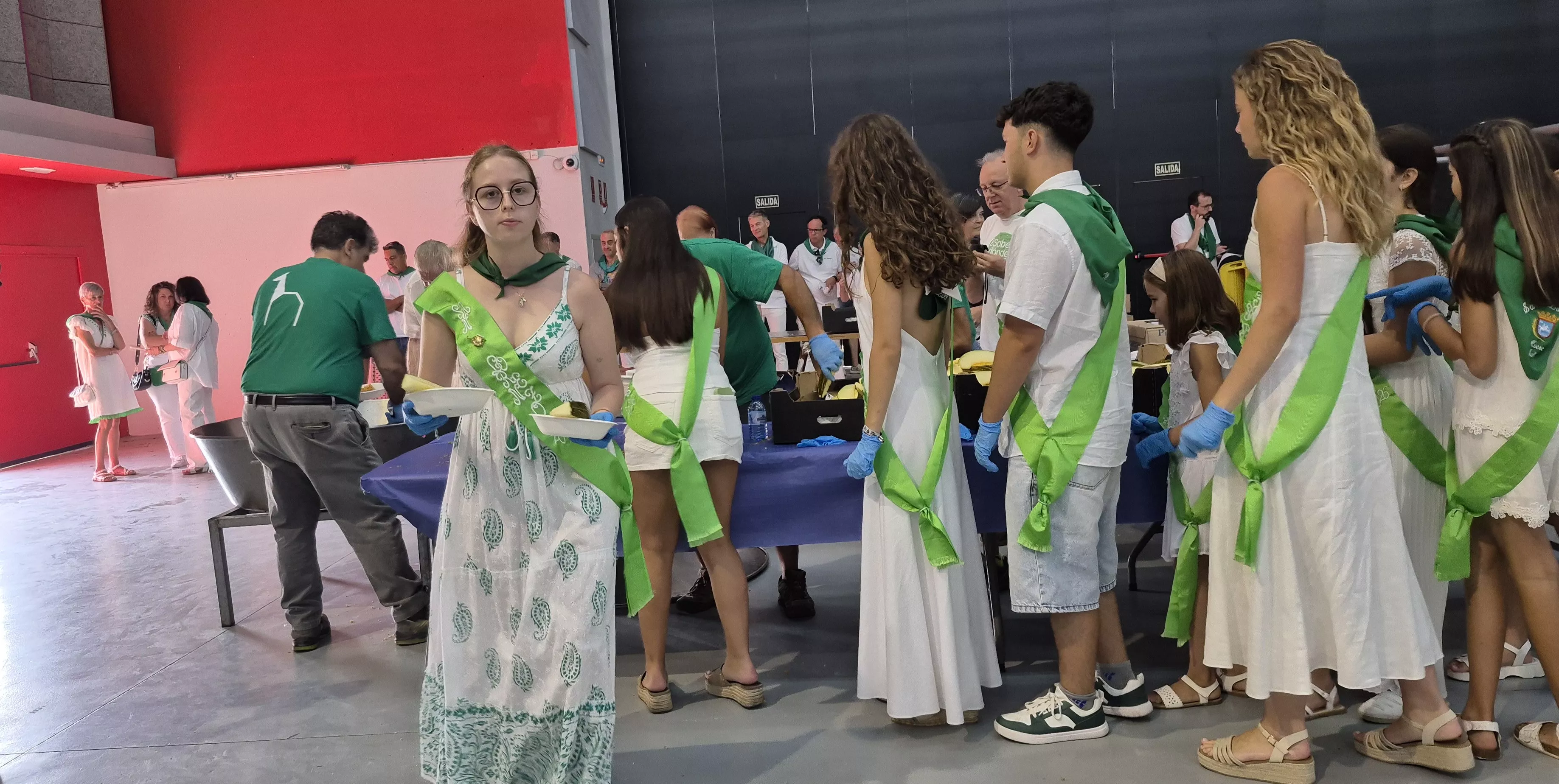 Homenaje a los mayores en la fiestas de San Lorenzo 2026. Foto Myriam Martínez