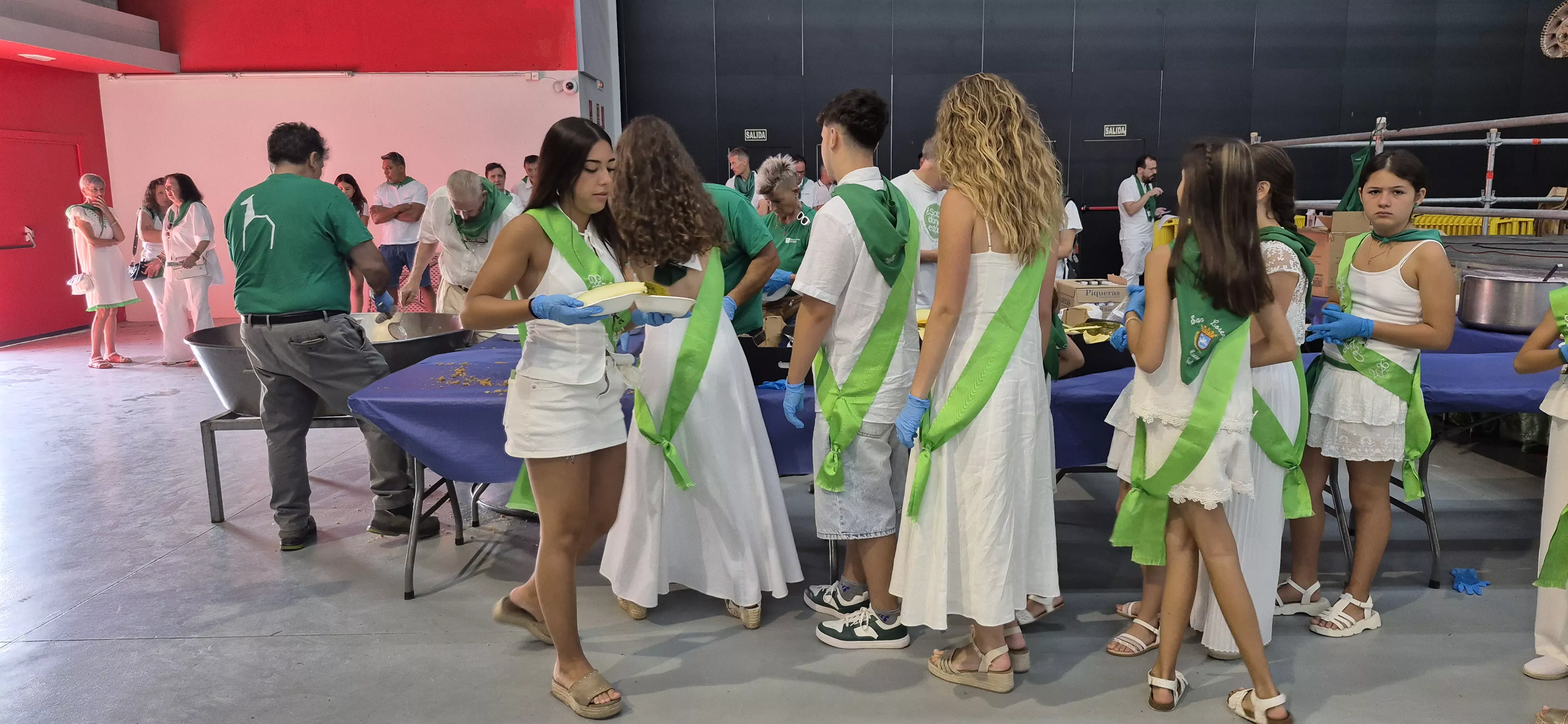 Homenaje a los mayores en la fiestas de San Lorenzo 2026. Foto Myriam Martínez